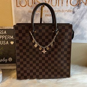 🍁SOLD🍁 Authentic Louis Vuitton Venice Sac Plat Damier